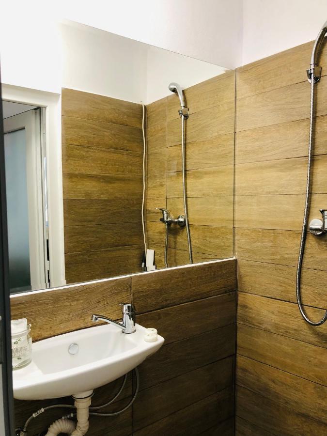Central Petit Room Brasov Exterior photo